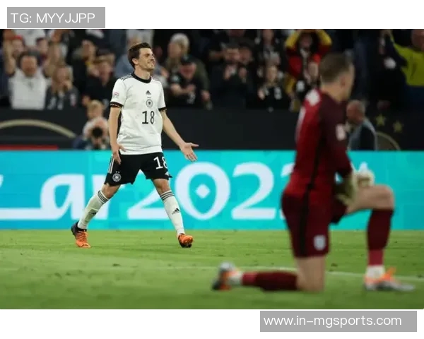 穆西亚拉幽默回应点球问题称落后凯恩不少希望能赶上 穆西亚拉幽默回应点球问题称落后凯恩不少希望能赶上