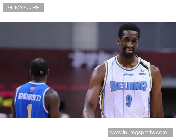 昔日冠军后卫普尔半场表现亮眼贡献11分3板3断展现高难度进攻能力